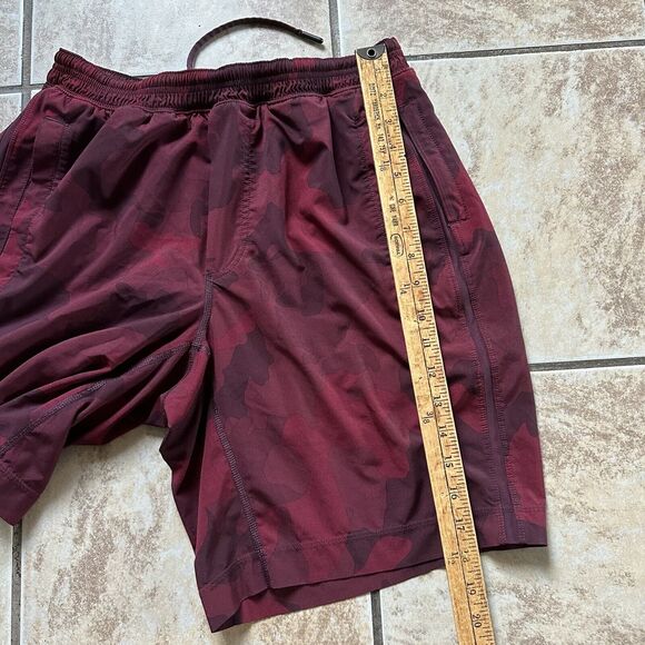 Lululemon Pace Breaker Shorts‎ Smokescreen Camo Oxblood Rosewood Lined 9” Medium - Picture 12 of 13